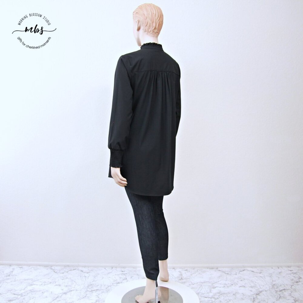 Soft Surroundings Ruffle Collared Long Sleeve But… - image 3